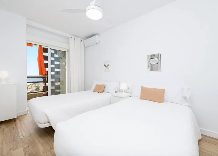 Amazing Carihuela View & Parking Torremolinos